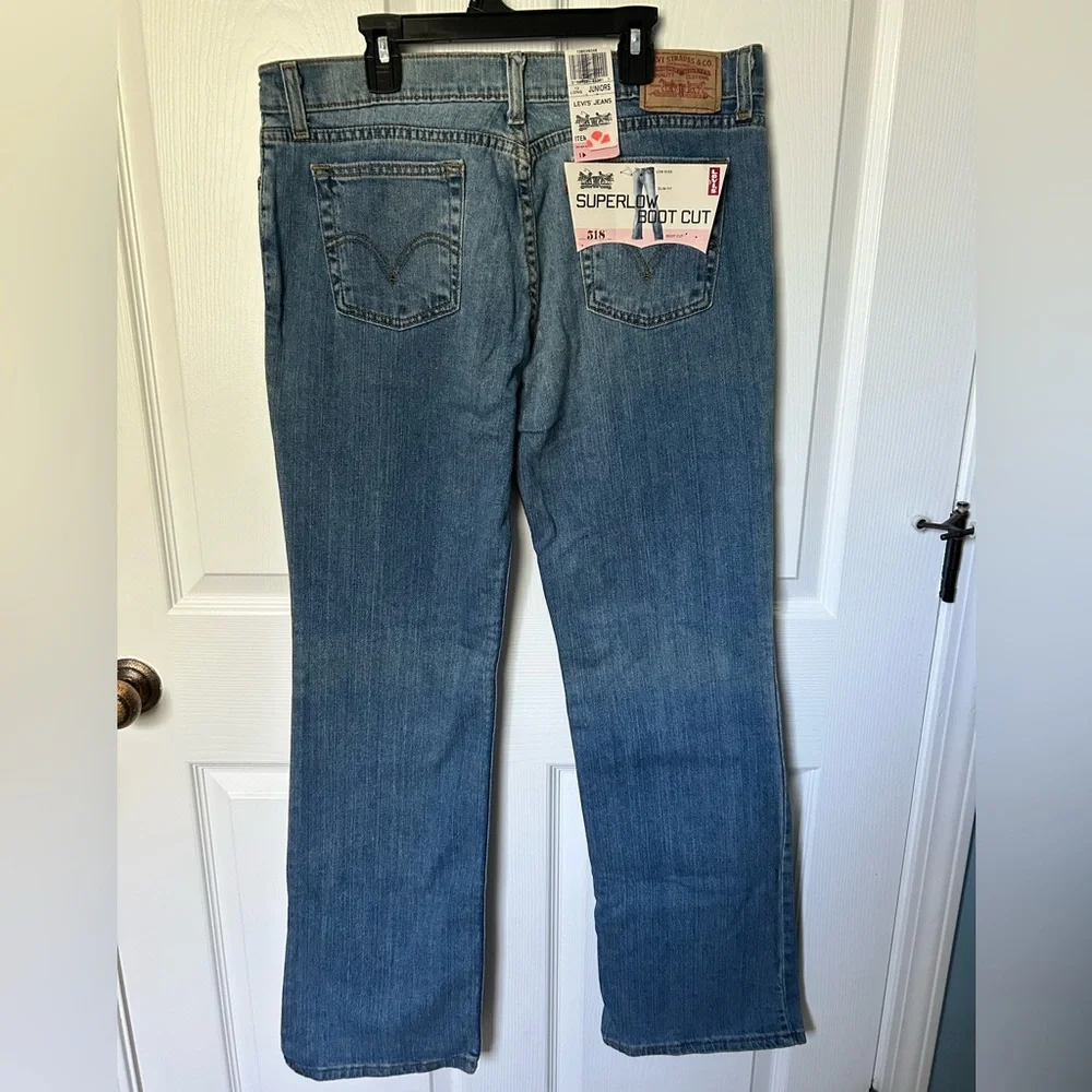 Levi’s 518 Super Low Bootcut Slim Fit Blue Distressed Denim Size Juniors 13 NWT - Picture 7 of 8